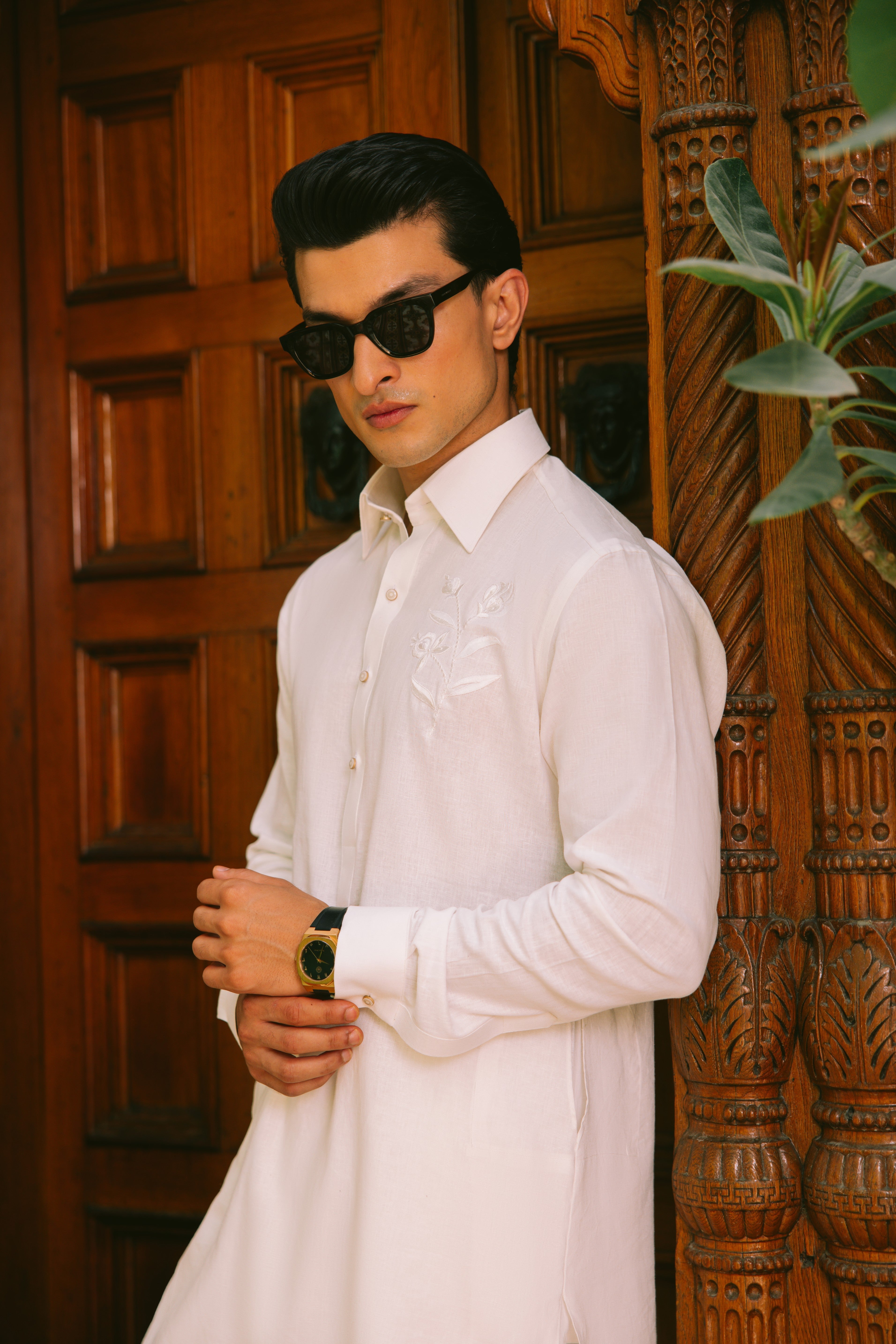 WHITE LINEN KURTA PAJAMA