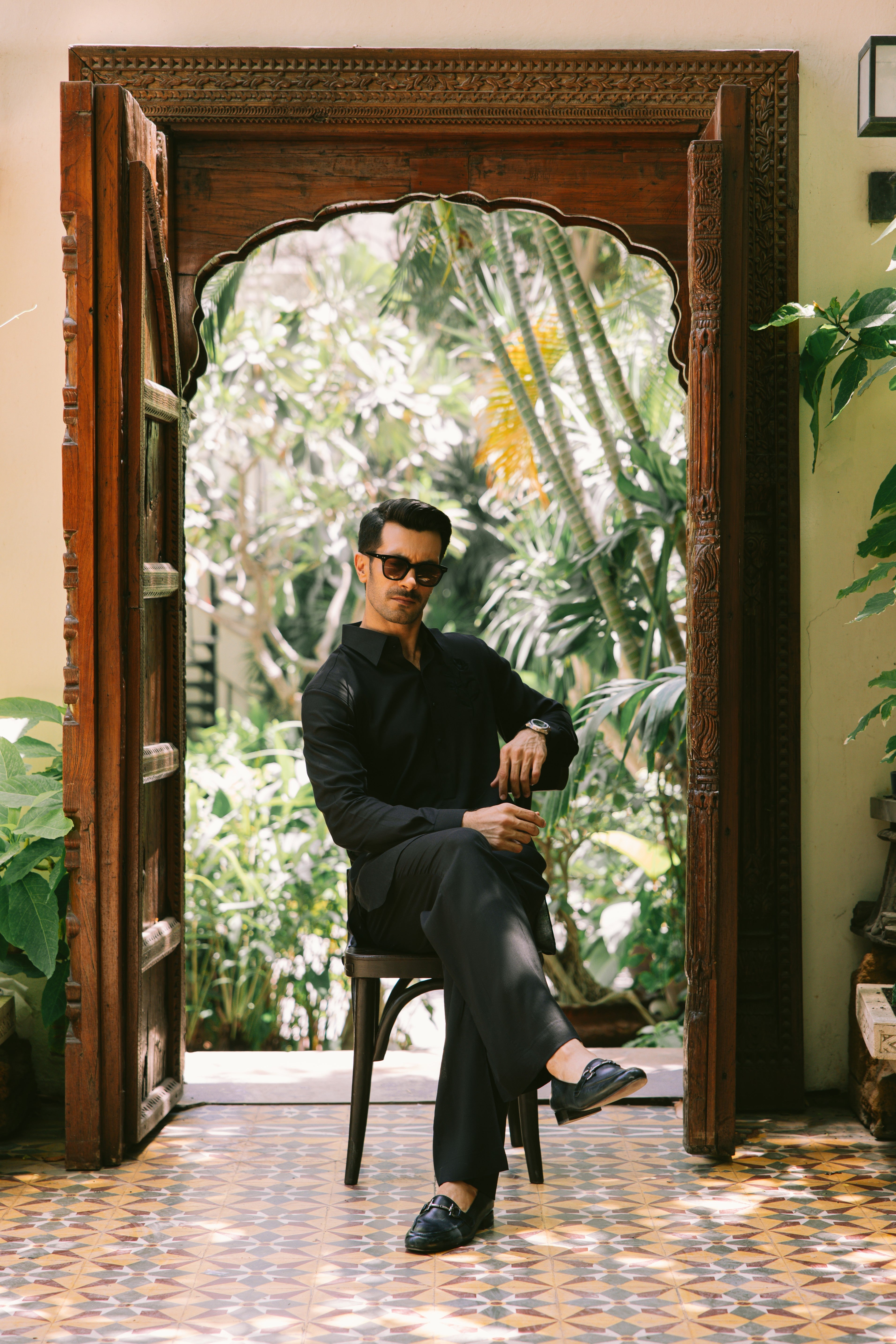 BLACK LINEN KURTA PAJAMA