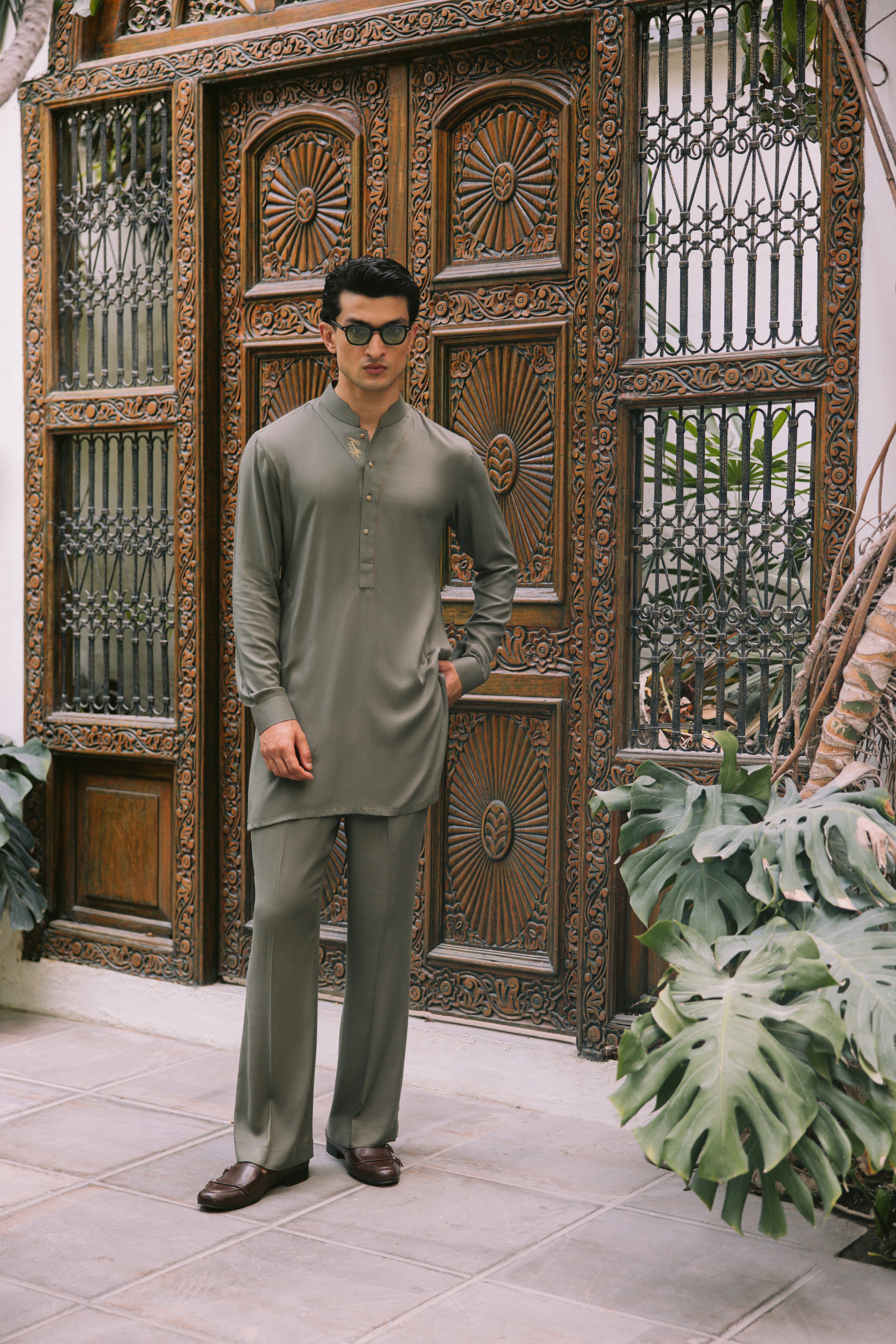OLIVE GREEN LINEN KURTA PAJAMA