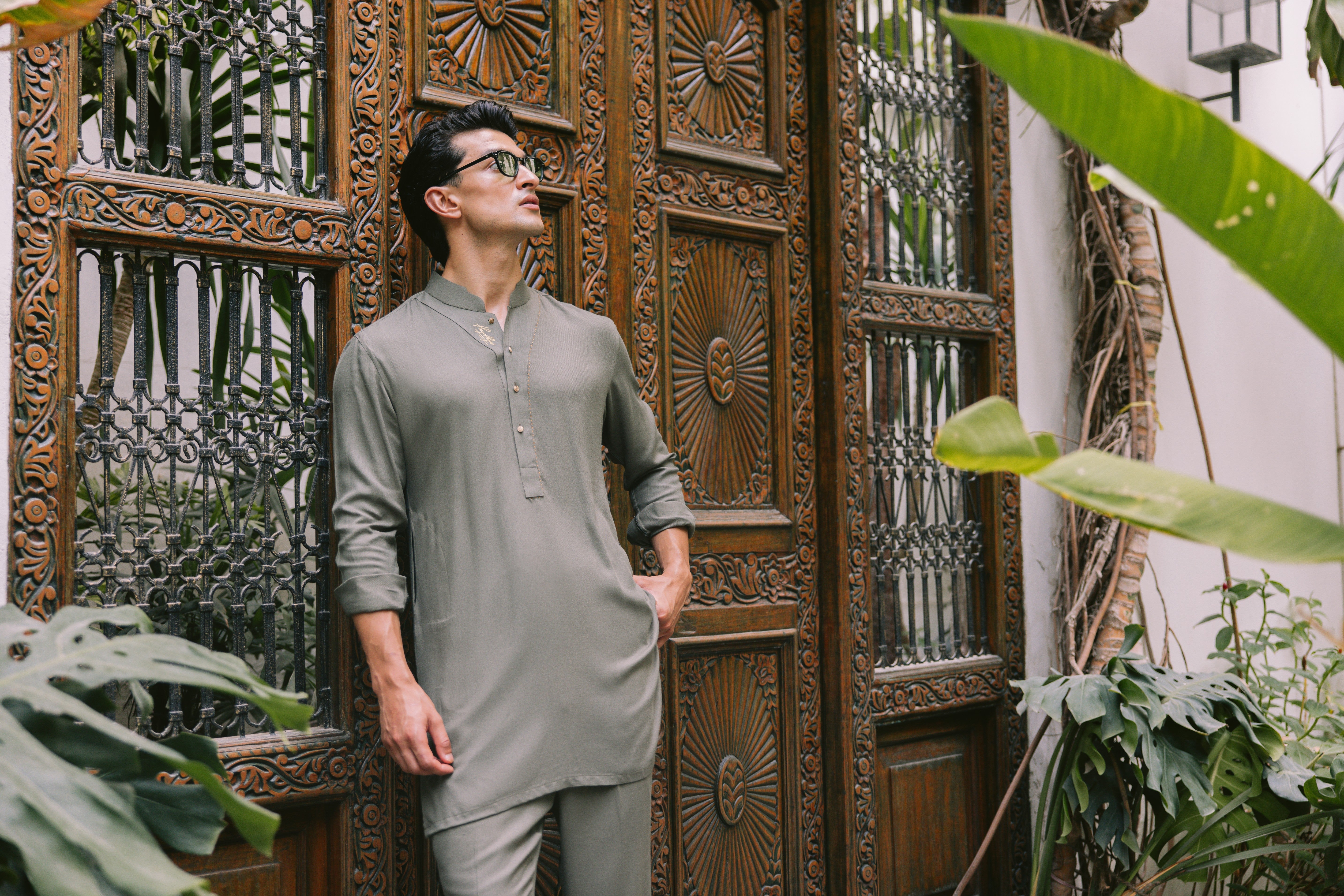 OLIVE GREEN LINEN KURTA PAJAMA