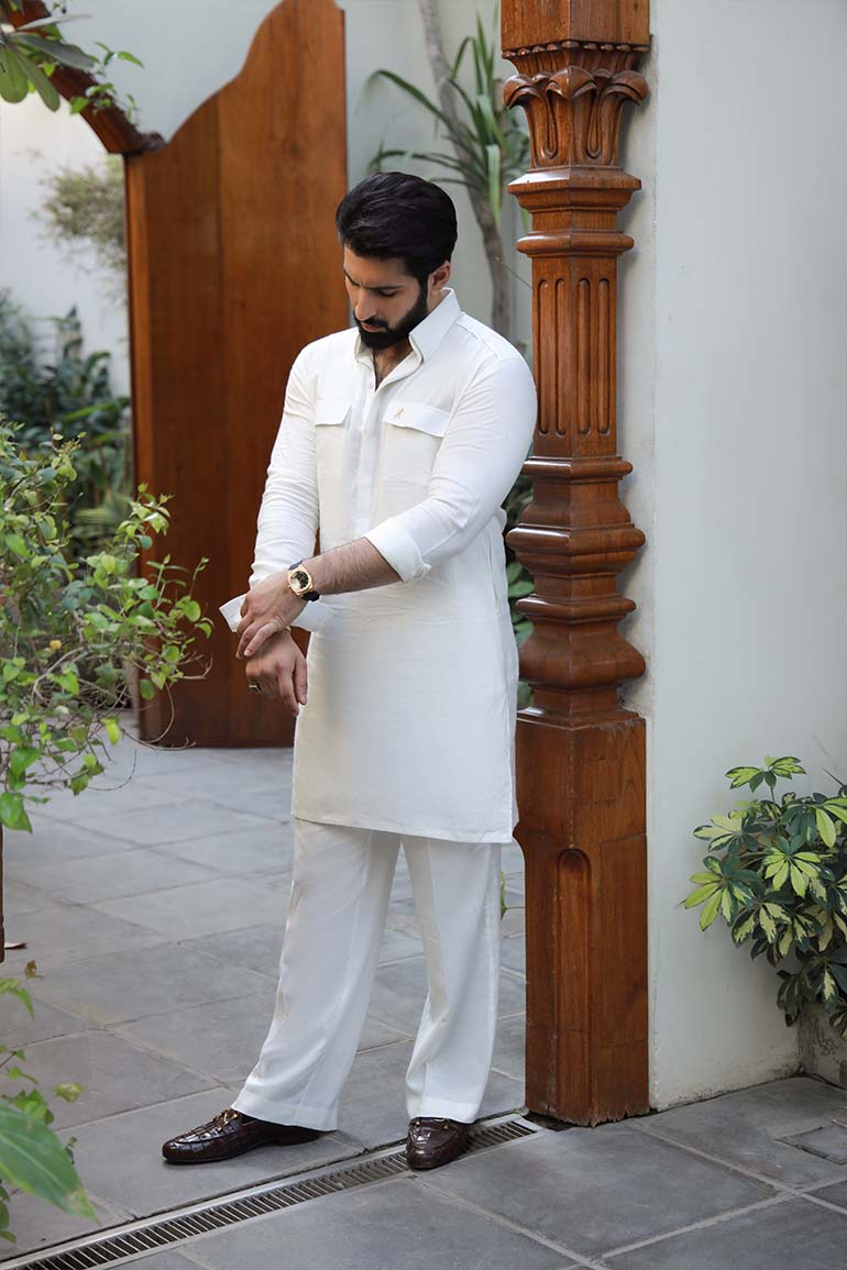 WHITE LINEN KURTA PAJAMA
