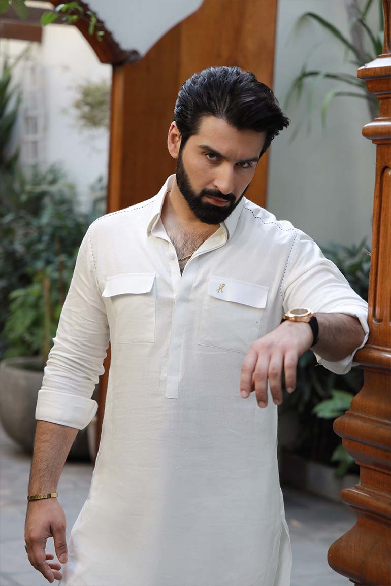 WHITE LINEN KURTA PAJAMA