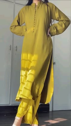 Pret Solid Co-Ord Set in Crepe Polyester – 2 Piece