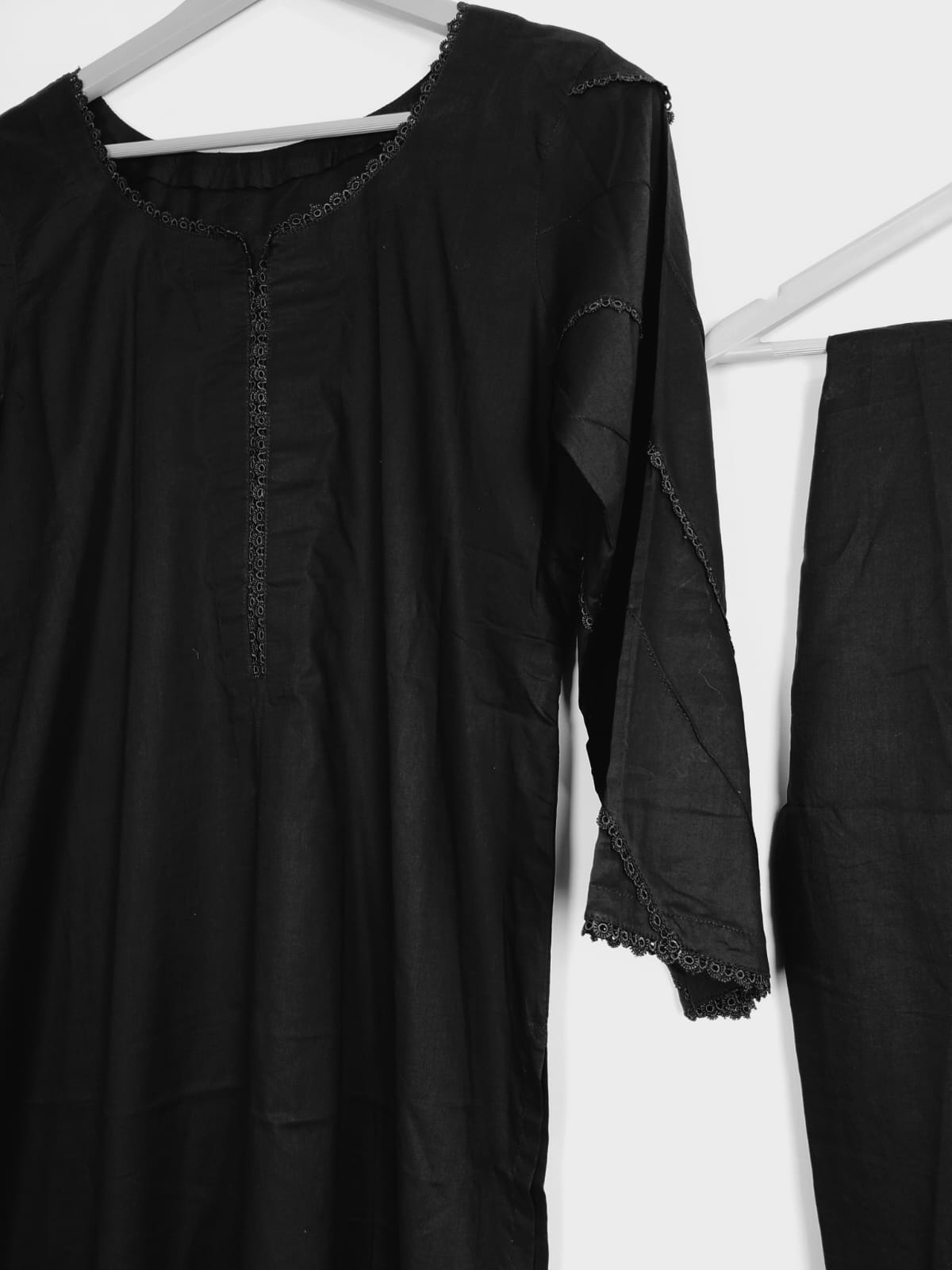 2 Piece Plain Lawn Suit