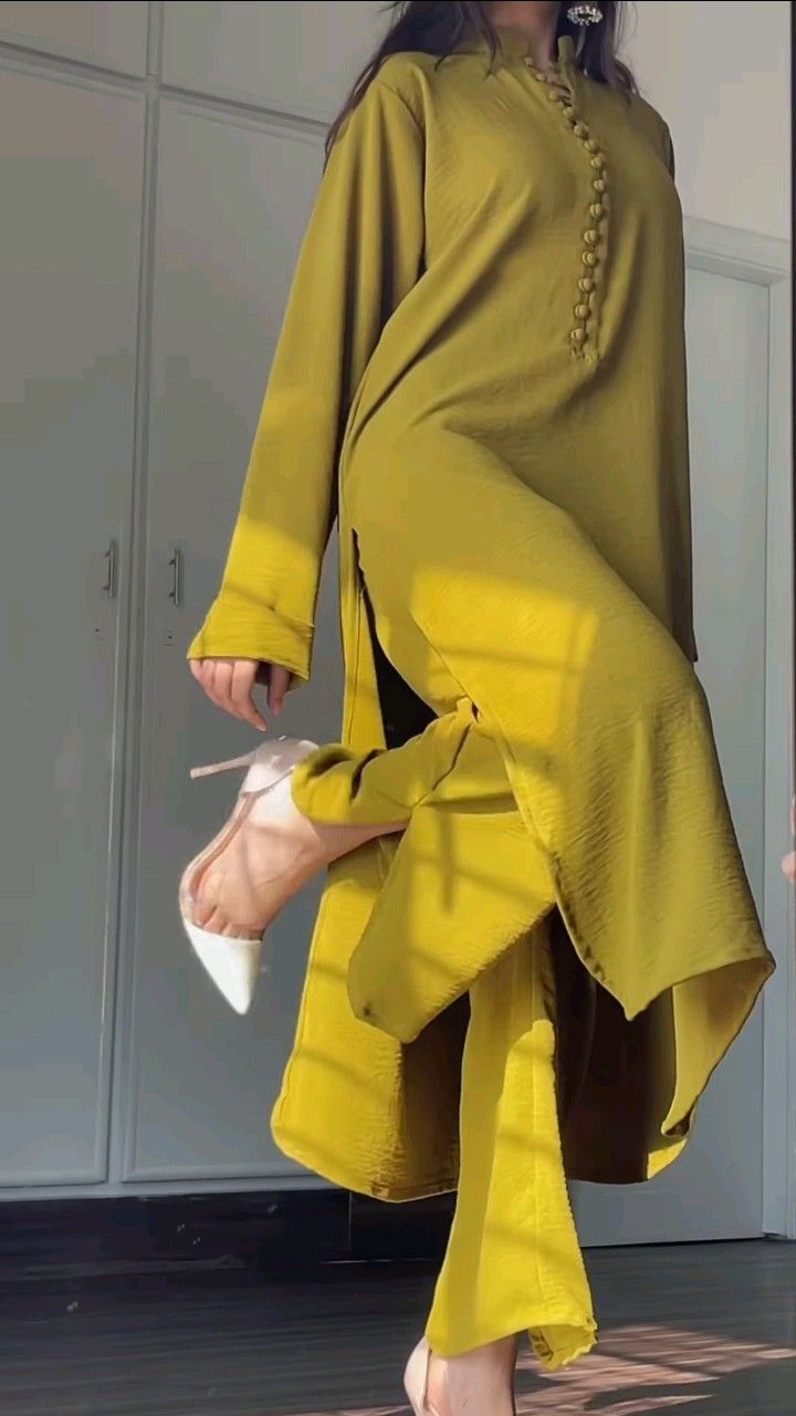 Pret Solid Co-Ord Set in Crepe Polyester – 2 Piece